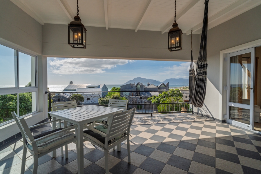 4 Bedroom Property for Sale in Kommetjie Western Cape